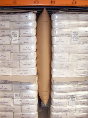 Mega Flow Paper Dunnage Bags filling void between two pallets